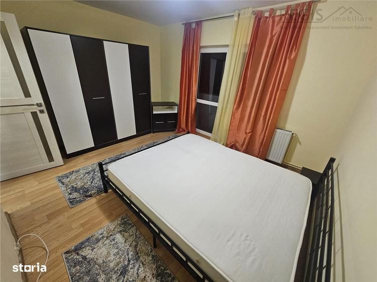 Apartament cu 2 camere, mobilat în Est