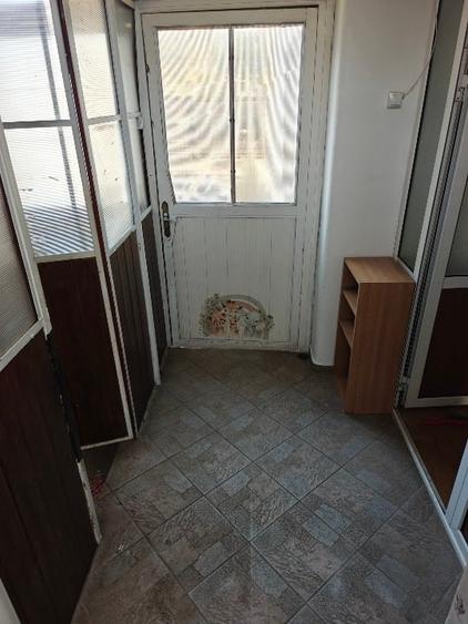 Casă individuală cu 5 camere cu Canalizare în Răcădău