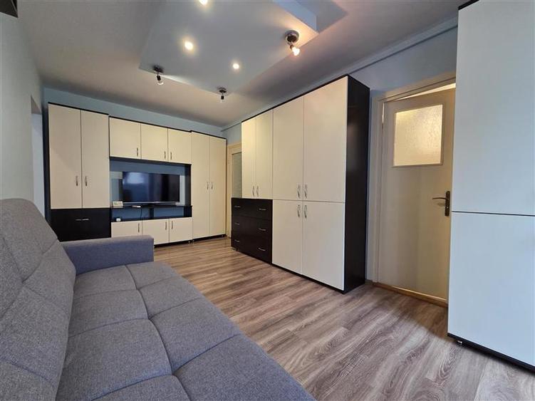 Apartament cu 2 camere nedecomandat, mobilat în Uzina 2