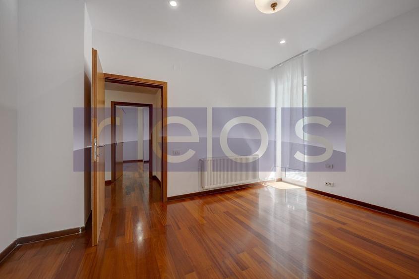 Apartament cu 4 camere decomandat în Primăverii