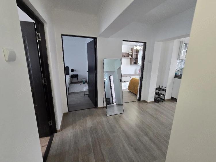 Apartament cu 4 camere decomandat în Central