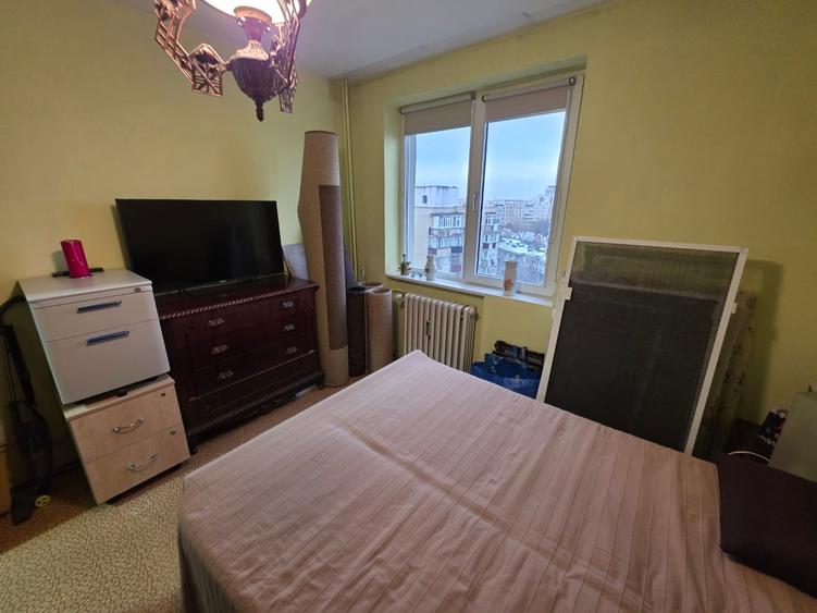 Apartament cu 3 camere decomandat în Tineretului