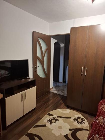 Apartament cu 2 camere decomandat, mobilat în Central