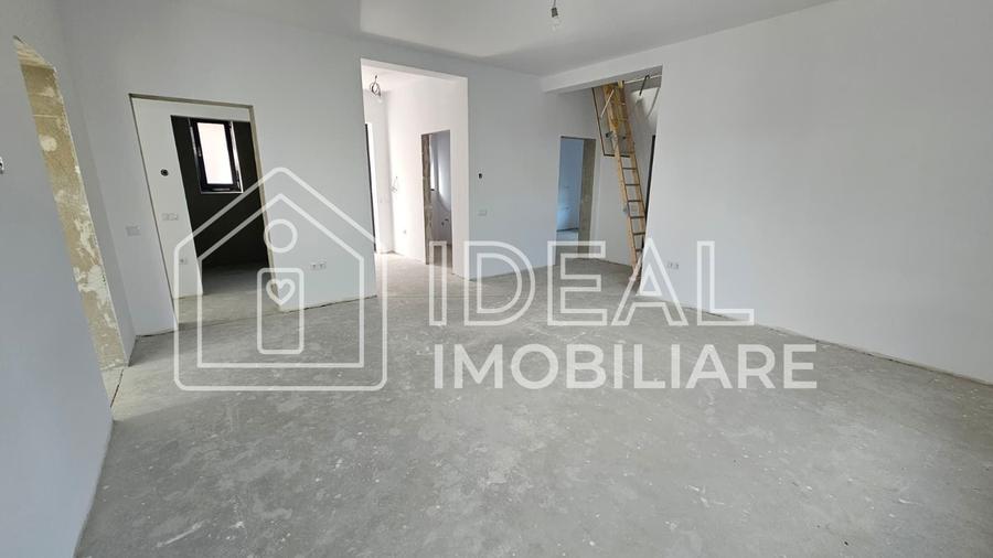 Casă individuală cu 4 camere cu Canalizare în Cristian