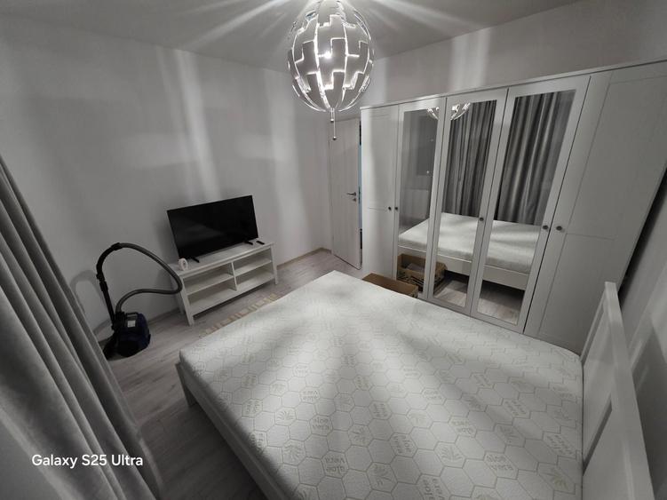 Apartament cu 2 camere decomandat în Roșu