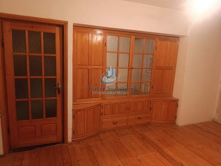 Apartament cu 3 camere decomandat în Mărăței
