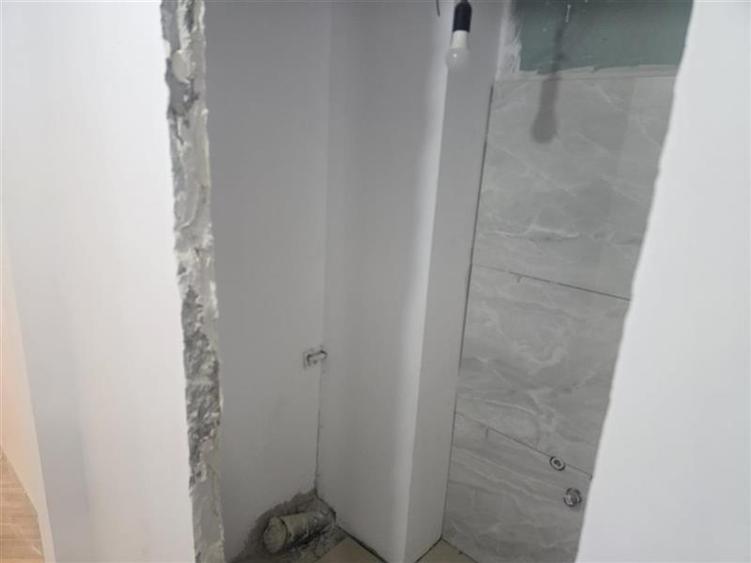 Apartament cu 3 camere decomandat în Lipovei