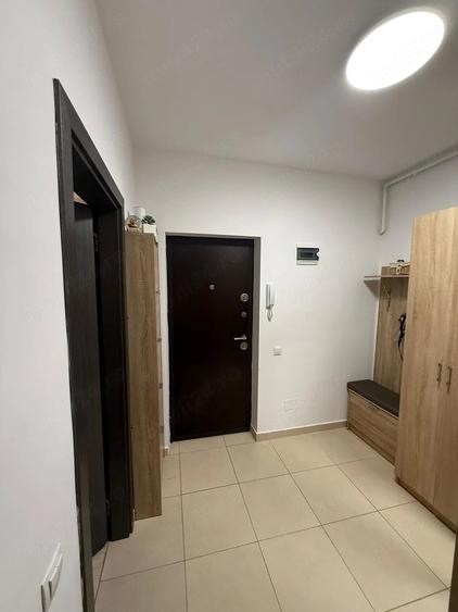 Garsonieră decomandată în Roșu