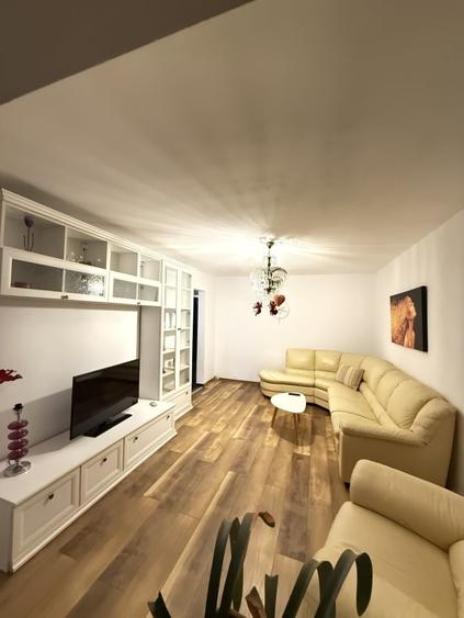 Apartament cu 3 camere decomandat, mobilat în Dacia