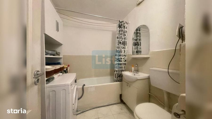 Apartament cu 3 camere semidecomandat în Micro IV