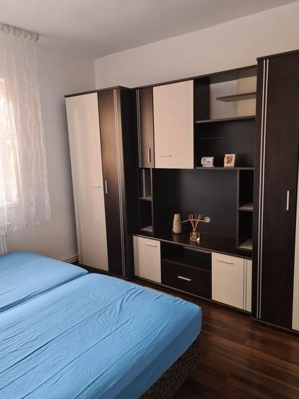 Apartament cu 3 camere decomandat în Terezian
