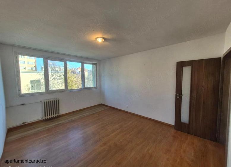 Apartament cu 2 camere decomandat în Podgoria