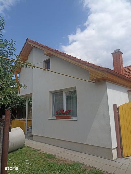 Casă cu 2 camere cu Teren 468 Mp în Central