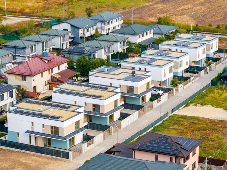 Casă individuală cu 4 camere cu Garaj în Odăi