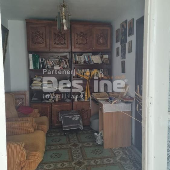 Casă individuală cu 3 camere cu Canalizare în Central