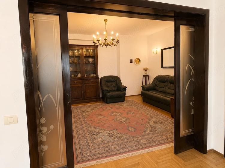 Apartament cu 3 camere decomandat în Romană