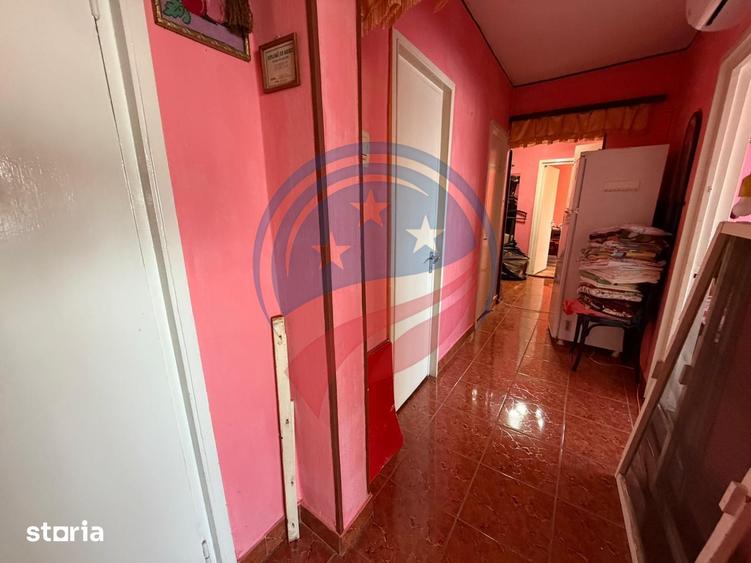 Apartament cu 3 camere decomandat în Valea Rosie