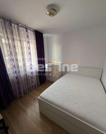 Apartament cu 2 camere decomandat în Tractorul