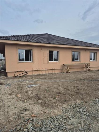 Duplex cu 4 camere cu Canalizare în Ghiroda