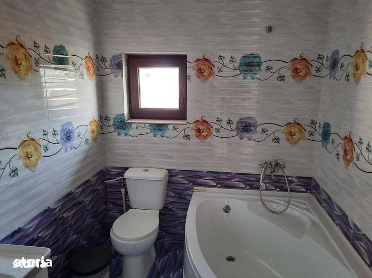 Casă cu 10 camere cu Teren 300 Mp în Central