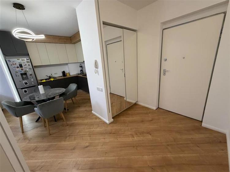 Apartament cu 2 camere semidecomandat, mobilat în Pipera