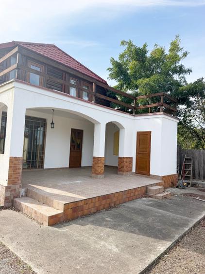 Casă cu 5 camere cu Teren 2289 Mp în Murighiol