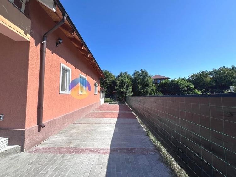 Casă cu 3 camere cu Canalizare în Central