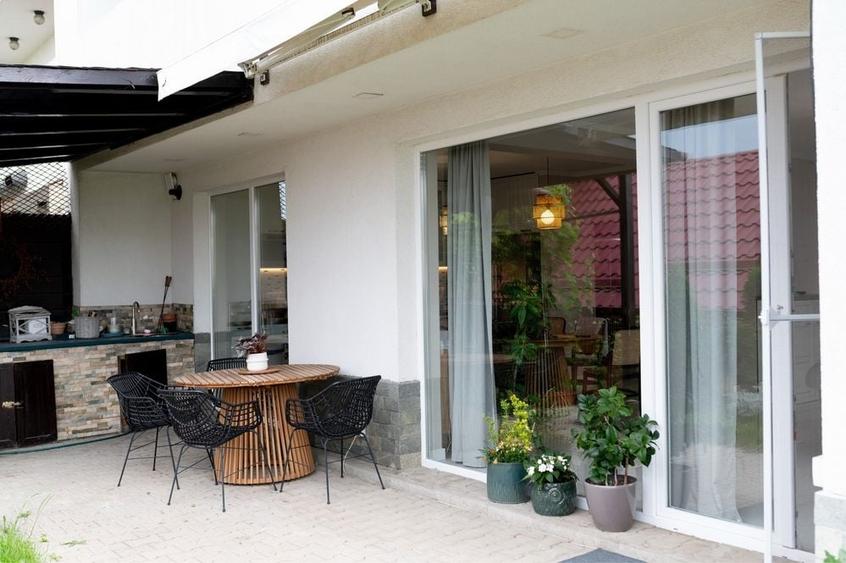 Apartament cu 4 camere decomandat în Exterior Vest