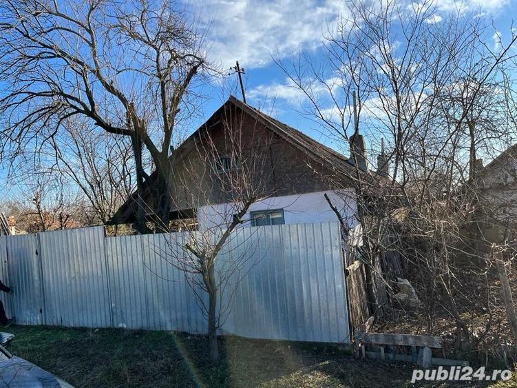 Casă cu 3 camere cu Teren 2000 Mp în Nuci