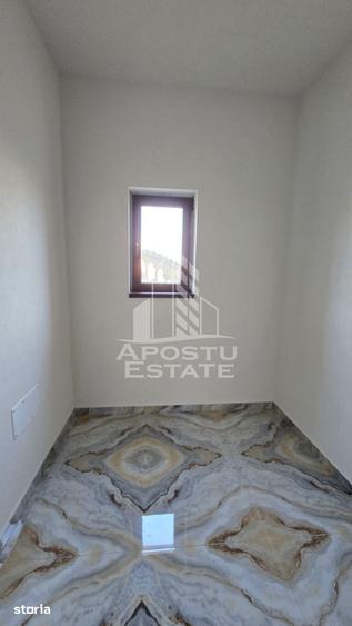Casă cu 5 camere cu Teren 350 Mp în Ghiroda