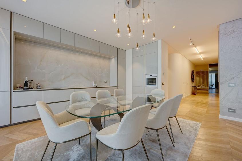 Apartament cu 4 camere, mobilat în Floreasca