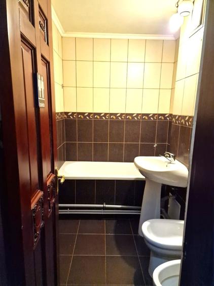 Apartament cu 4 camere decomandat în Unirii