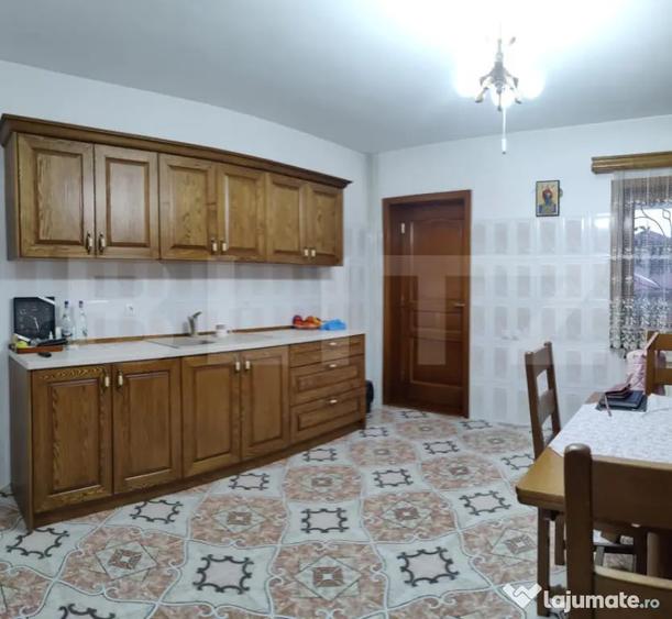 Casă cu 6 camere cu Teren 1178 Mp în Cetate