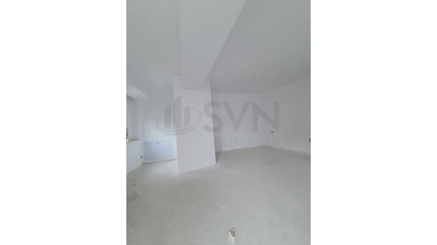 Apartament cu 3 camere semidecomandat în Eminescu