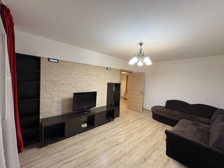 Apartament cu 3 camere decomandat, mobilat în Drumul Taberei