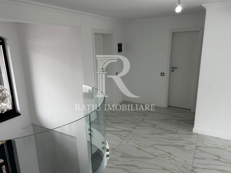 Casă individuală cu 5 camere cu Canalizare în Nufărul