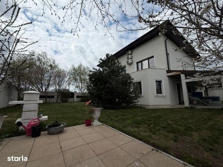 Casă cu 4 camere în Corbeanca