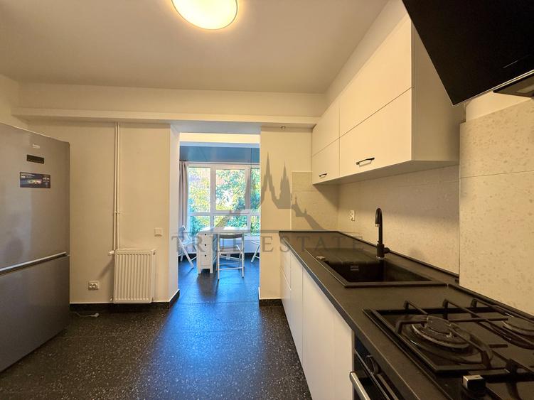 Apartament cu 3 camere semidecomandat în Primăverii