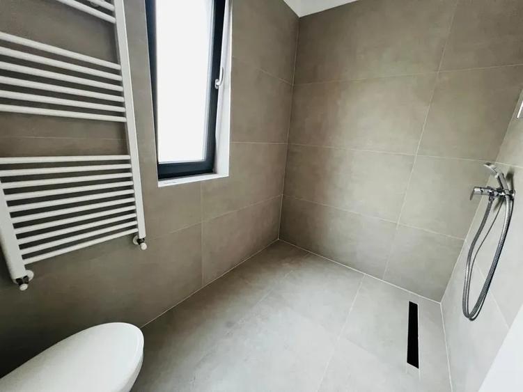 Duplex cu 5 camere cu Canalizare în Mehala
