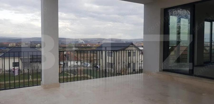Casă cu 5 camere cu Teren 739 Mp în Apahida
