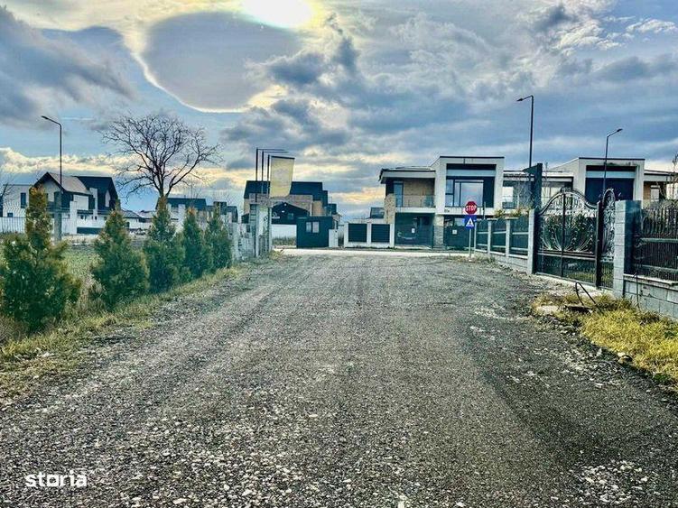 Casă cu 4 camere cu Teren 130 Mp în Cristian