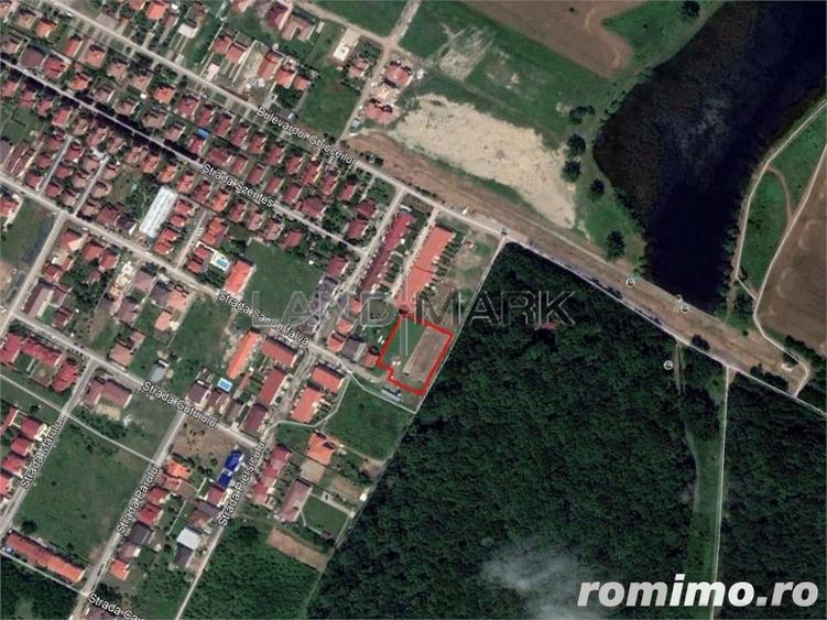 Teren de 2791 mp, în Central