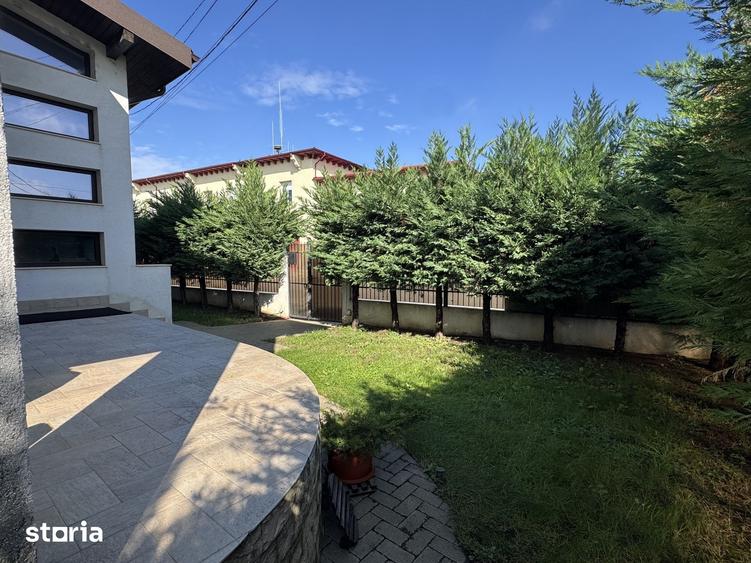 Casă cu 5 camere cu Teren 300 Mp în Rudului