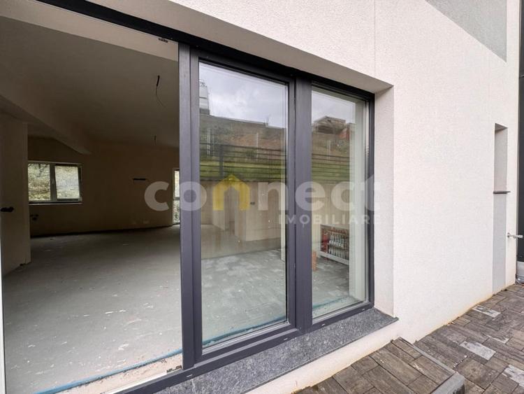 Duplex cu 4 camere cu Canalizare în Tăuți