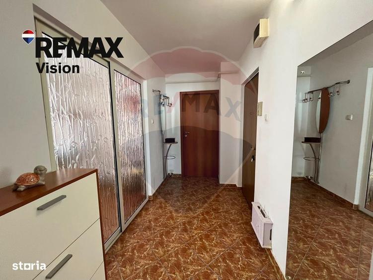 Apartament cu 2 camere decomandat în Calea București