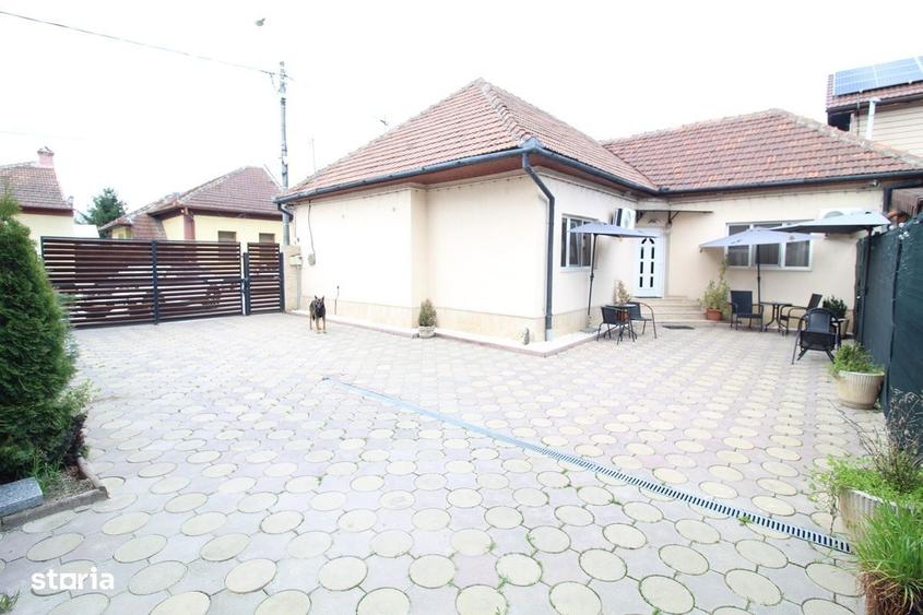 Casă cu 5 camere cu Teren 425 Mp în Central