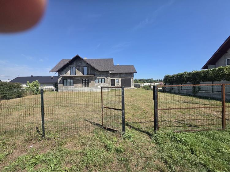 Casă cu 3 camere în Dornești