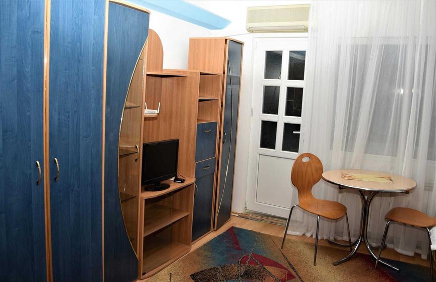 Garsonieră decomandată în Palazu Mare