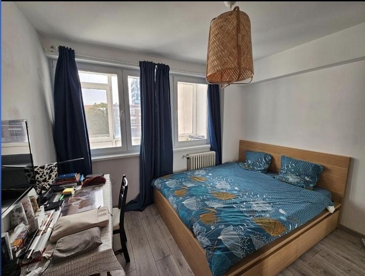 Apartament cu 3 camere semidecomandat în Ștefan cel Mare