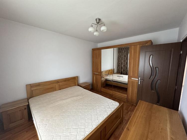 Apartament cu 3 camere în Cetate